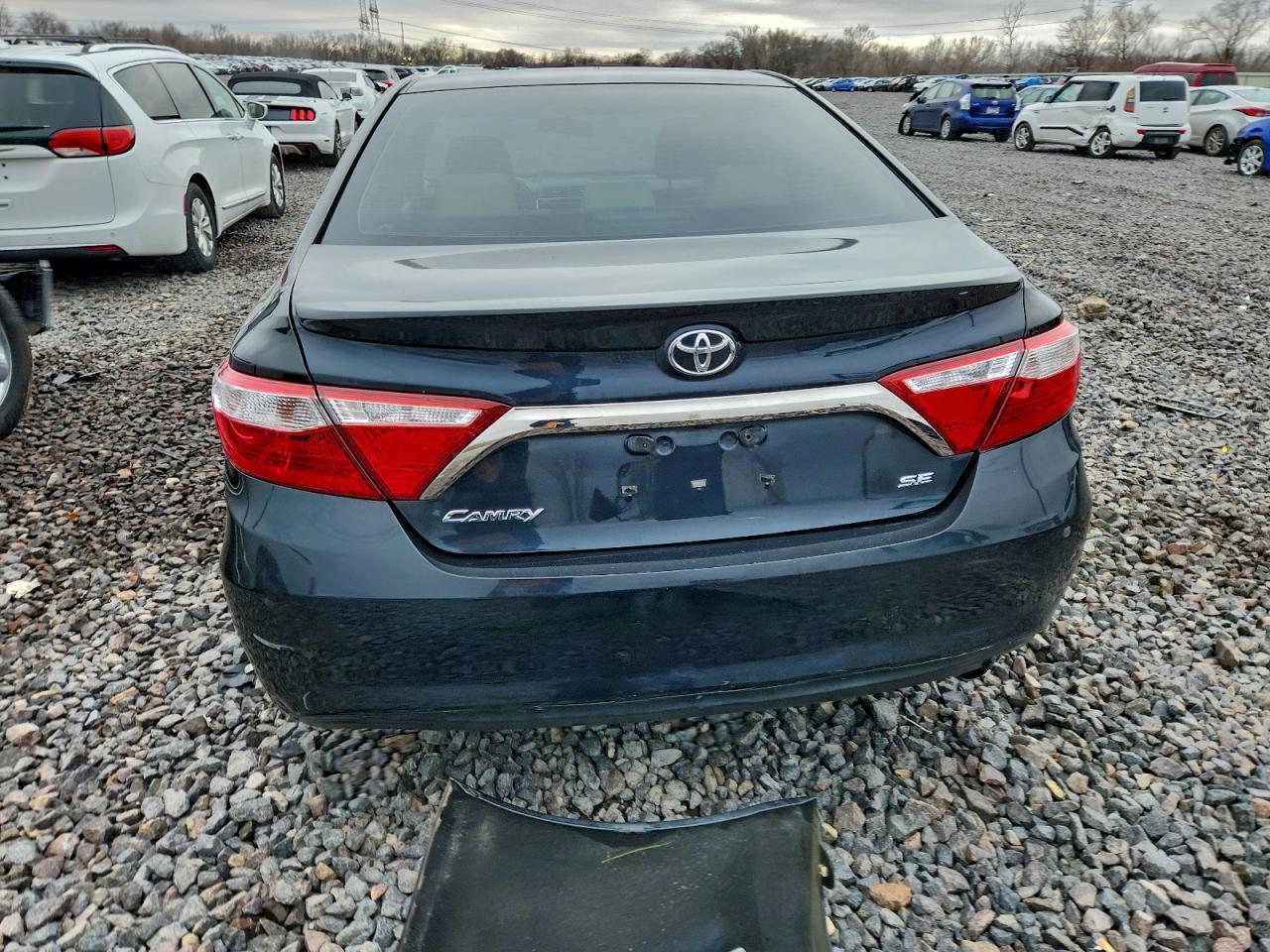 2016 Toyota Camry Le - Фото 6