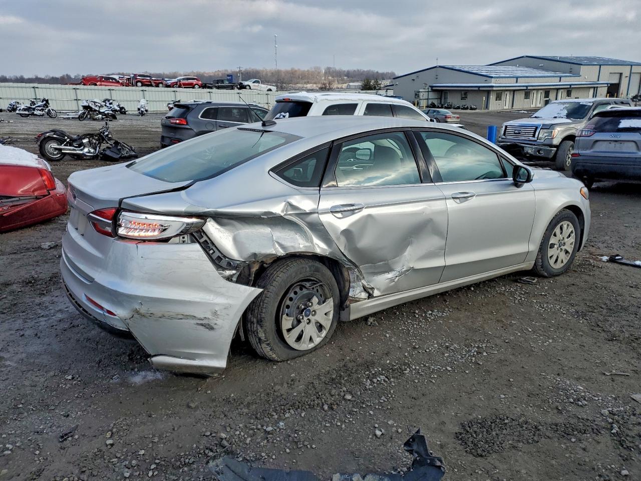 2019 Ford Fusion S - Фото 3