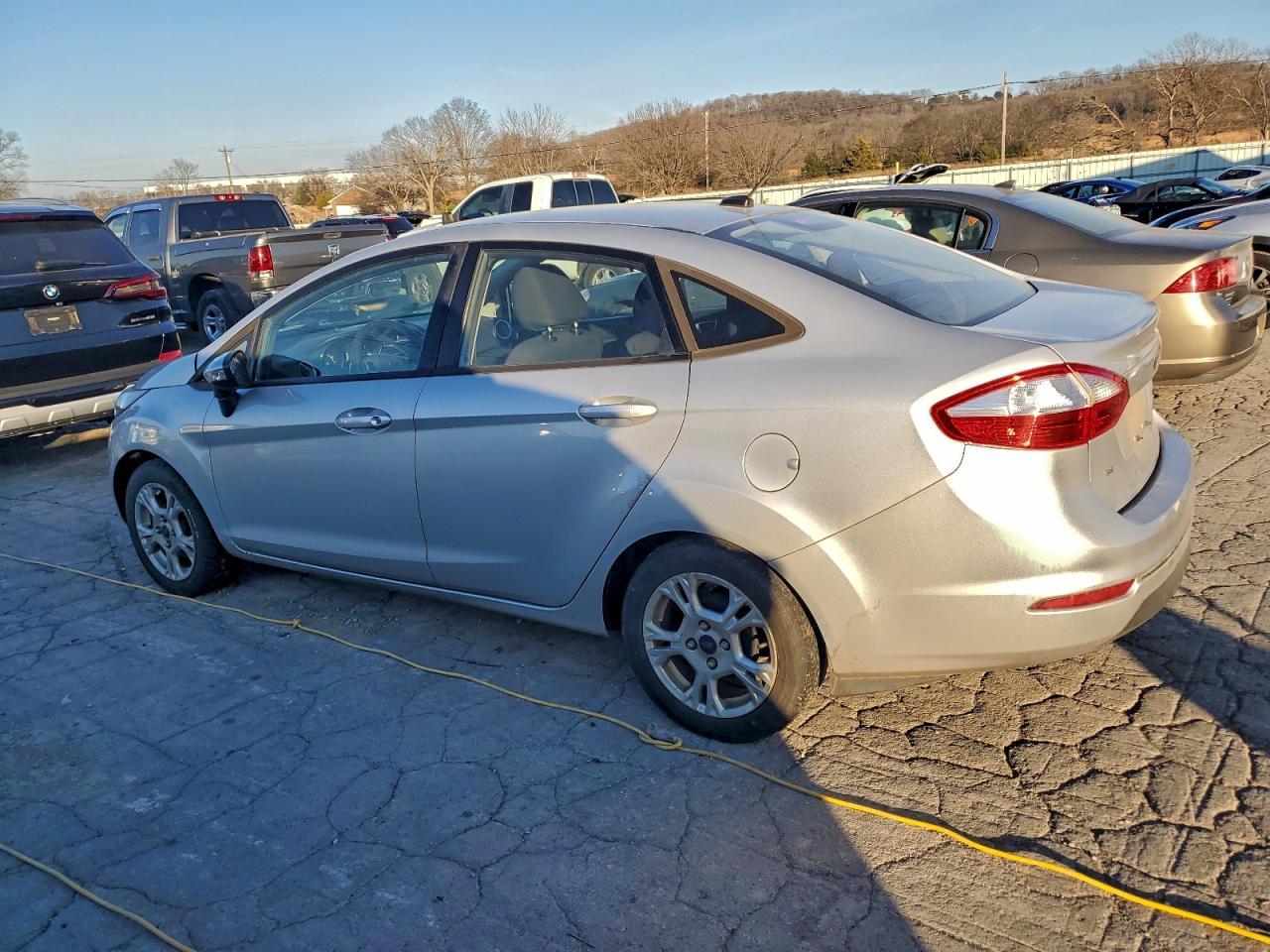2014 Ford Fiesta Se - Фото 2