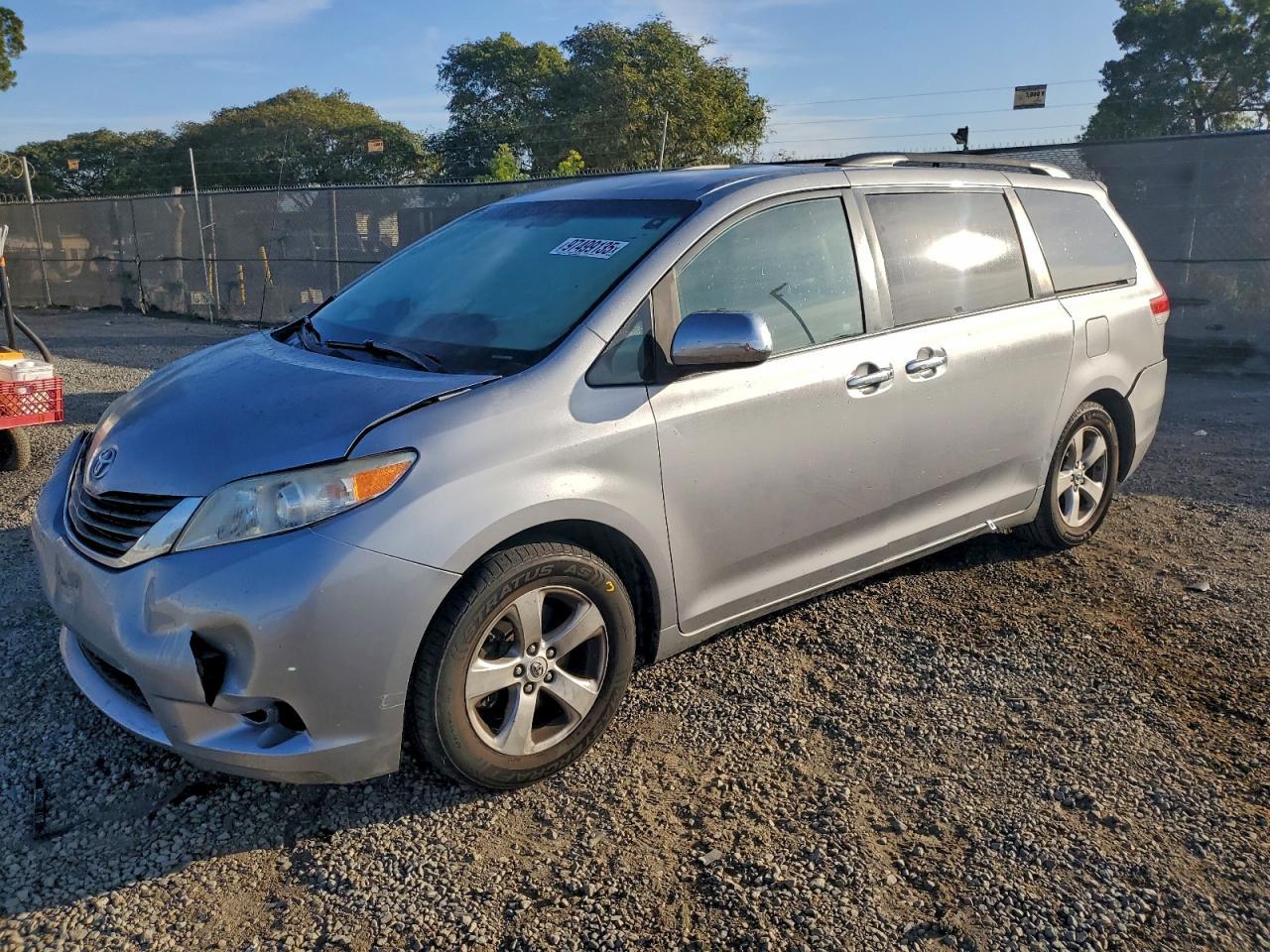 2011 Toyota Sienna Le