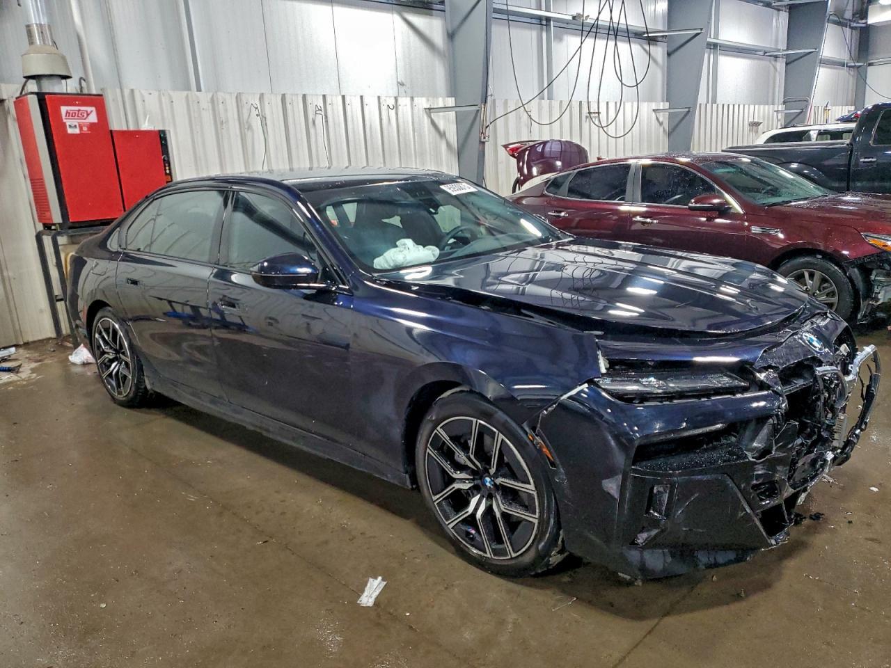 2023 BMW I7 xDrive60 - Фото 4