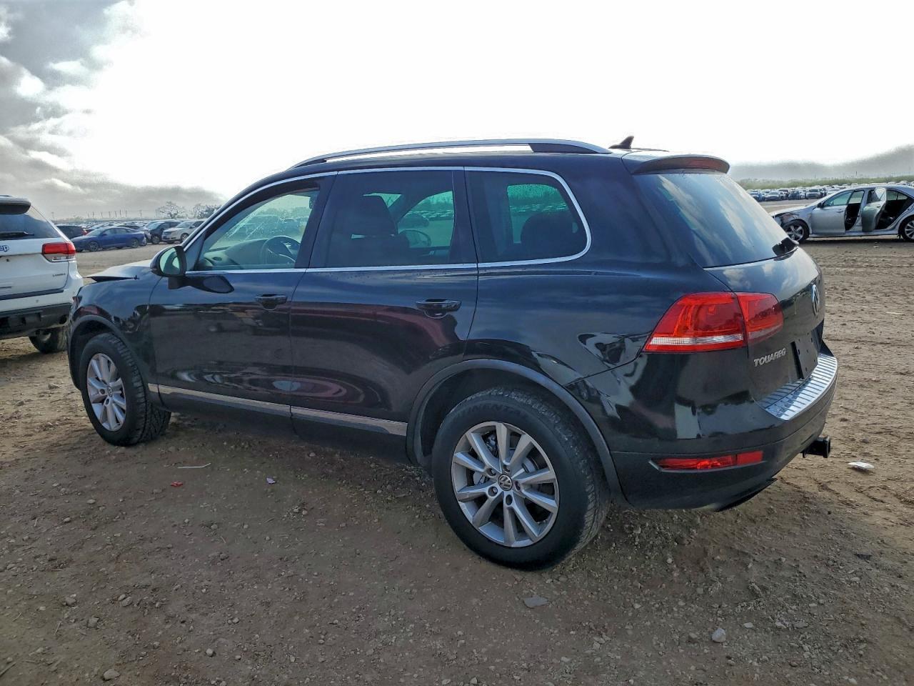 2013 Volkswagen Touareg V6 - Фото 2