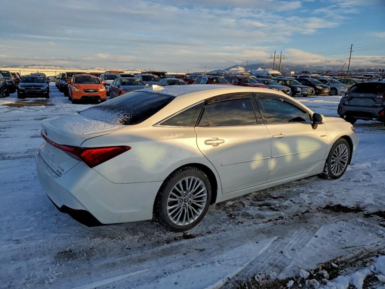 2020 Toyota Avalon Limited - Image 3