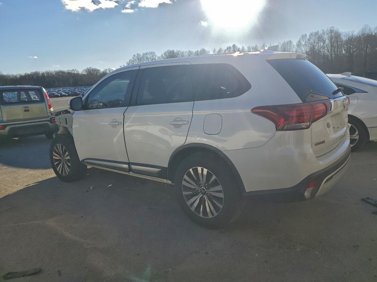 2019 Mitsubishi Outlander Se - Фото 2