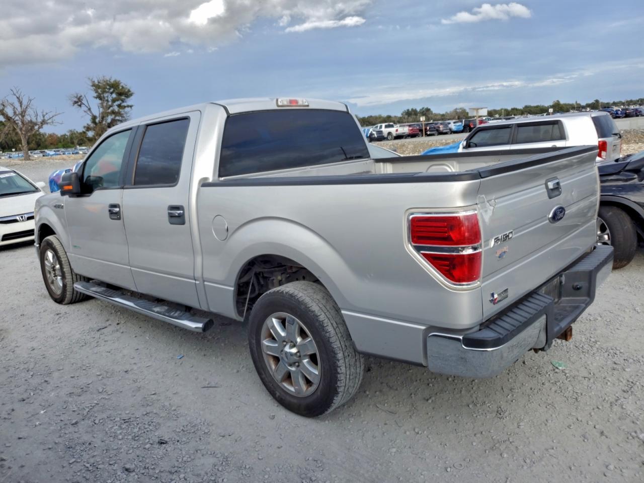 2013 Ford F150 Supercrew - Фото 2