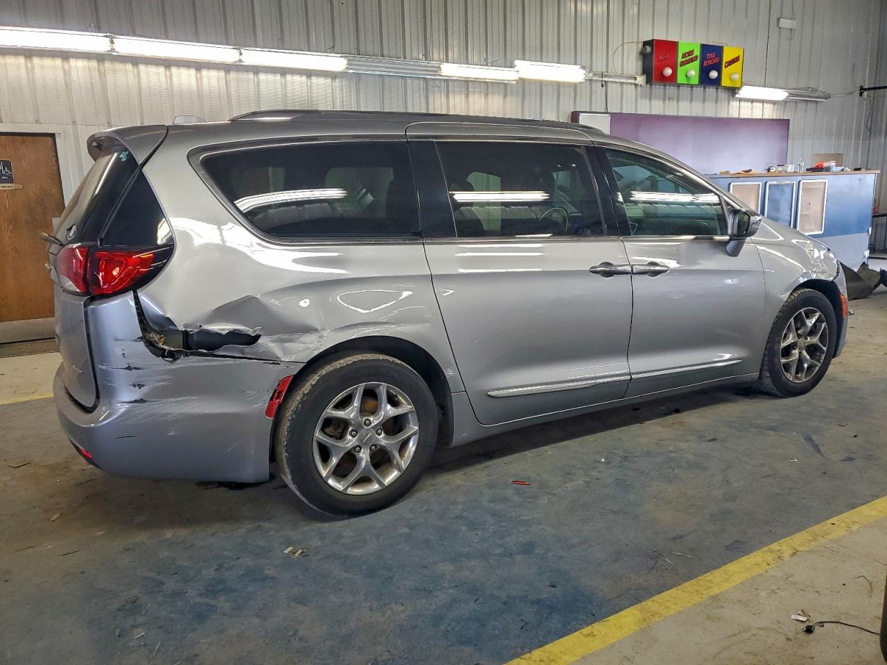 2018 Chrysler Pacifica Limited - Фото 3