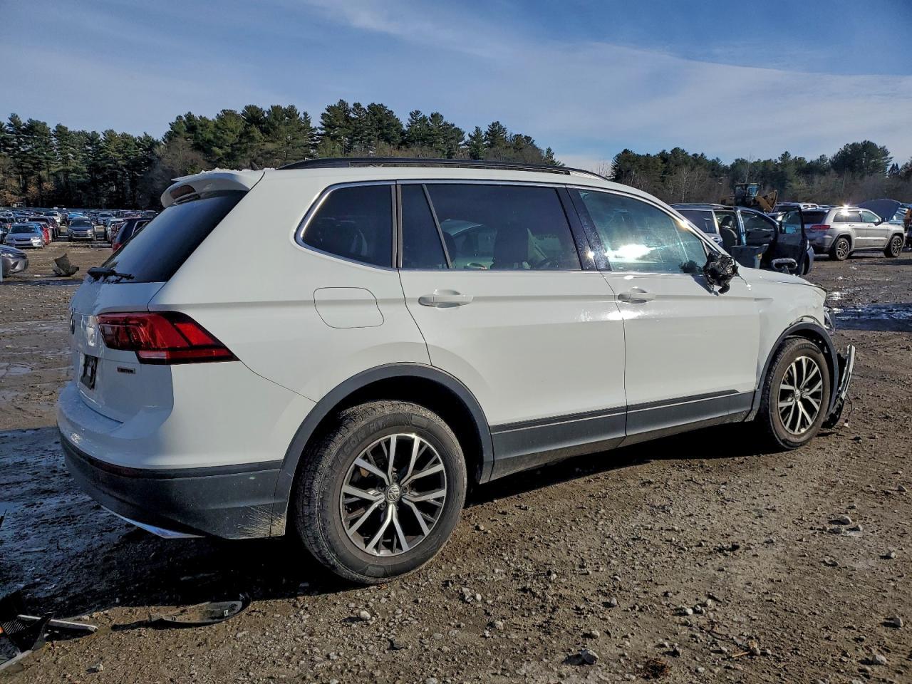 2019 Volkswagen Tiguan Se - Image 3