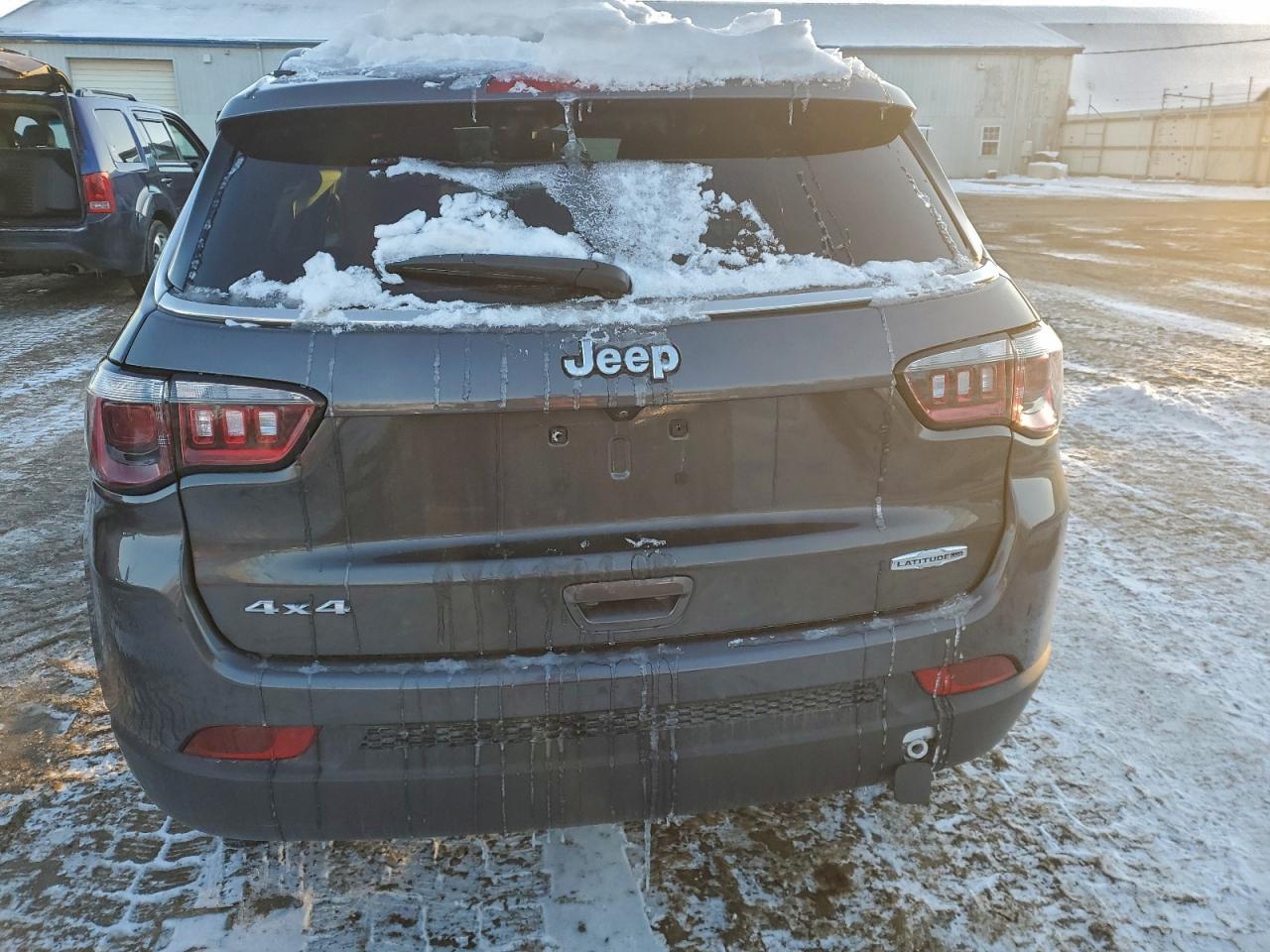 2022 Jeep Compass Latitude Lux - Image 6