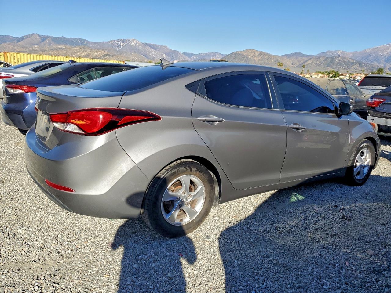2014 Hyundai Elantra Se - Фото 3