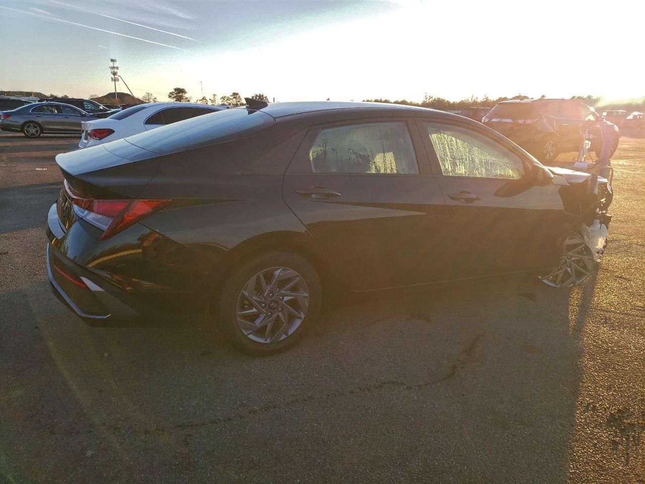 2024 Hyundai Elantra Sel - Фото 3