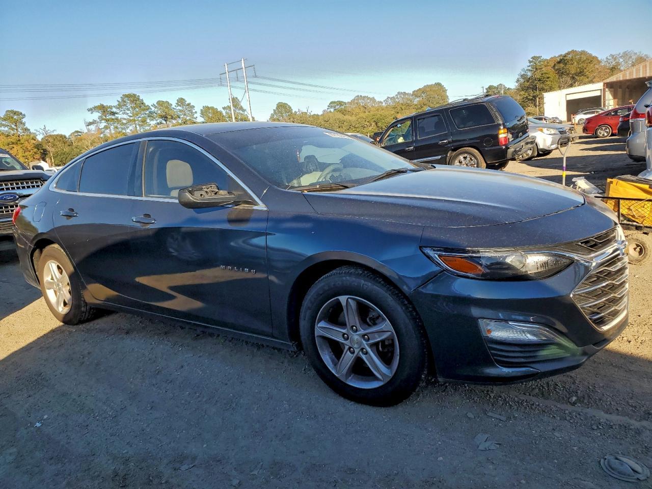 2021 Chevrolet Malibu Ls - Фото 4