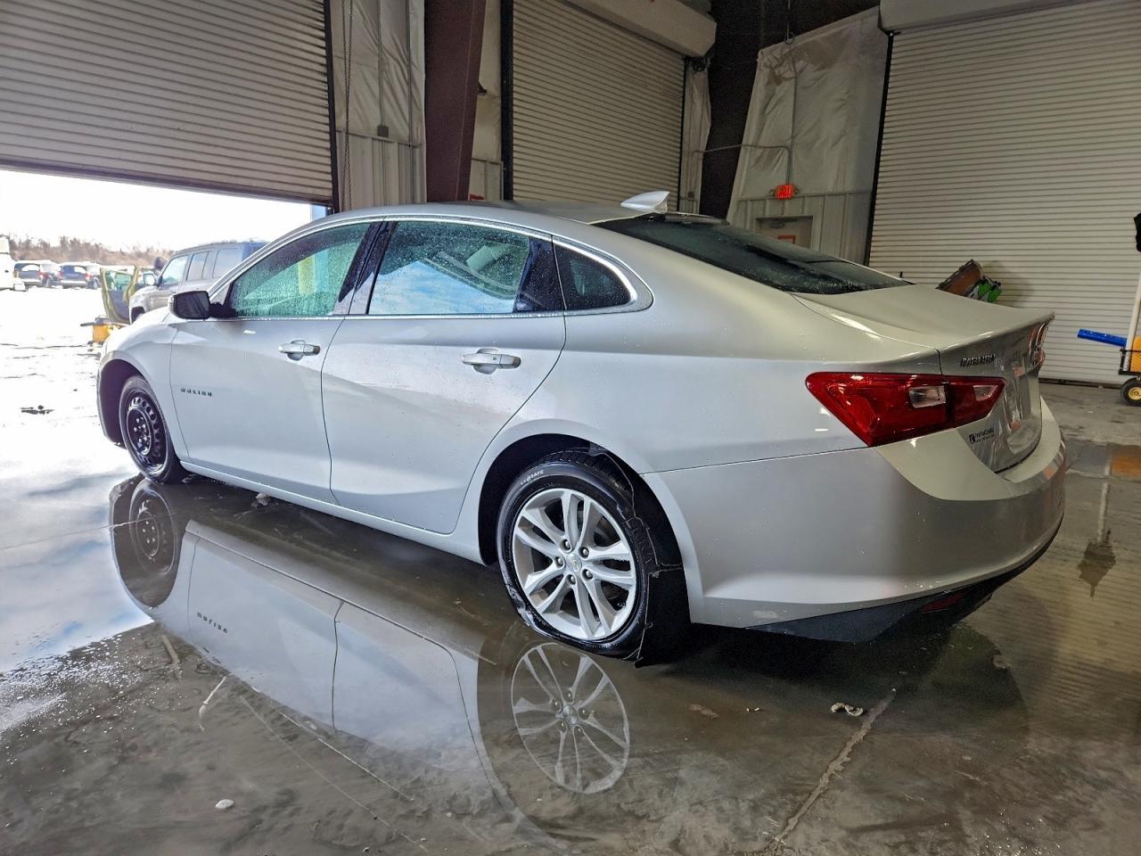 2017 Chevrolet Malibu Lt - Фото 2