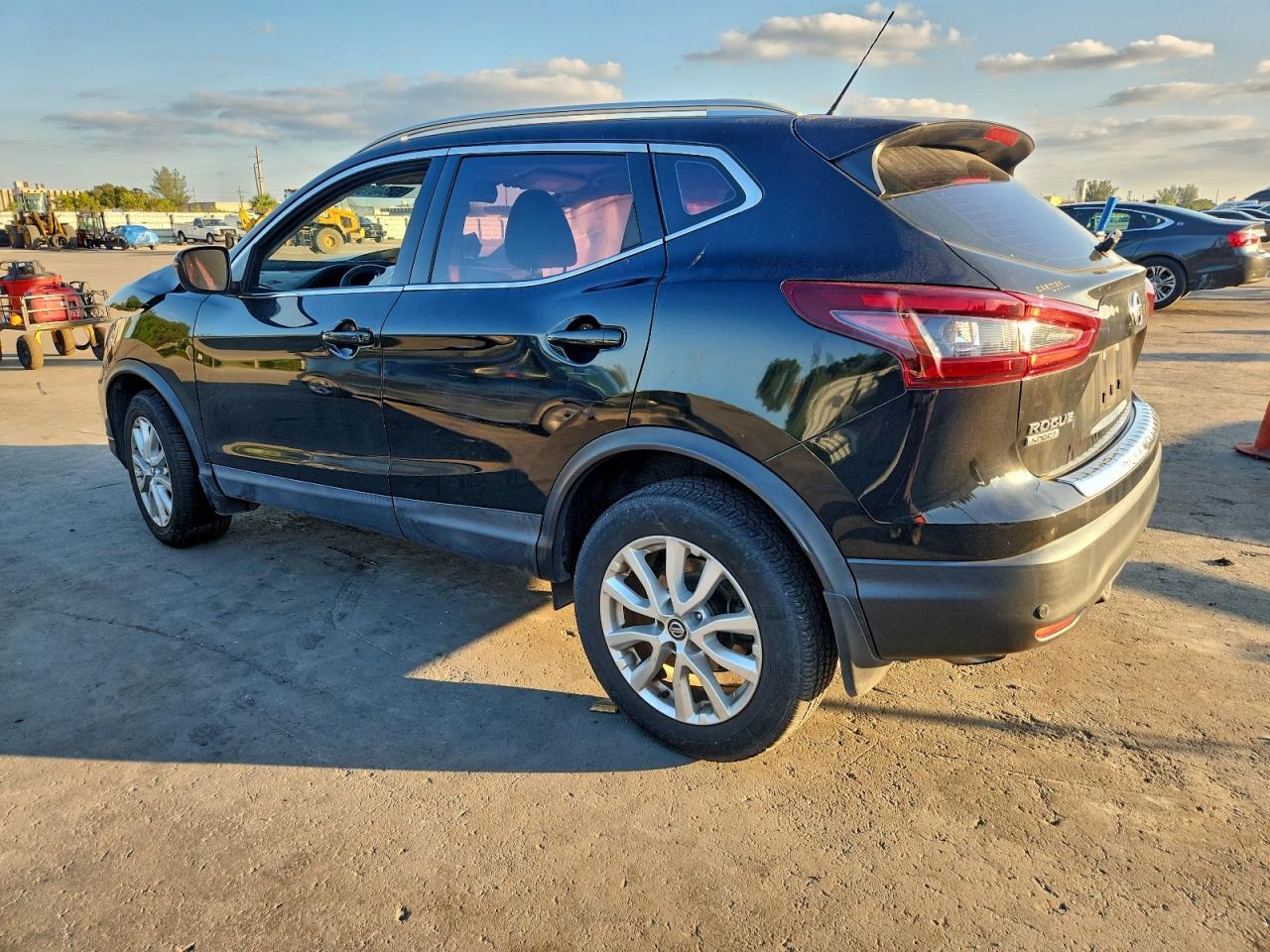 2020 Niss Rogue Sport - Фото 2