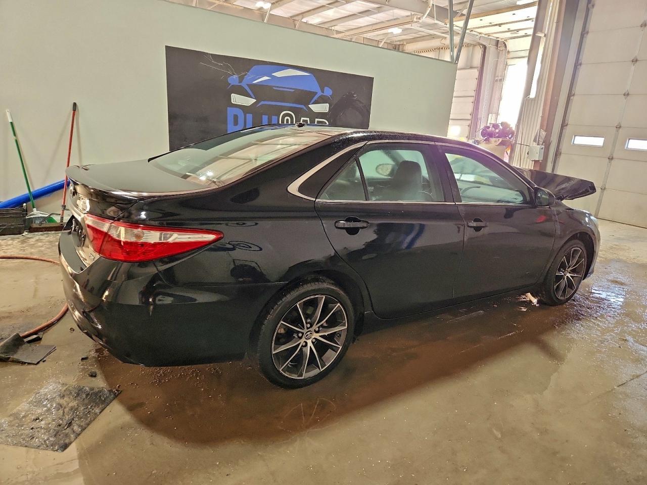 2016 Toyota Camry Le - Фото 3