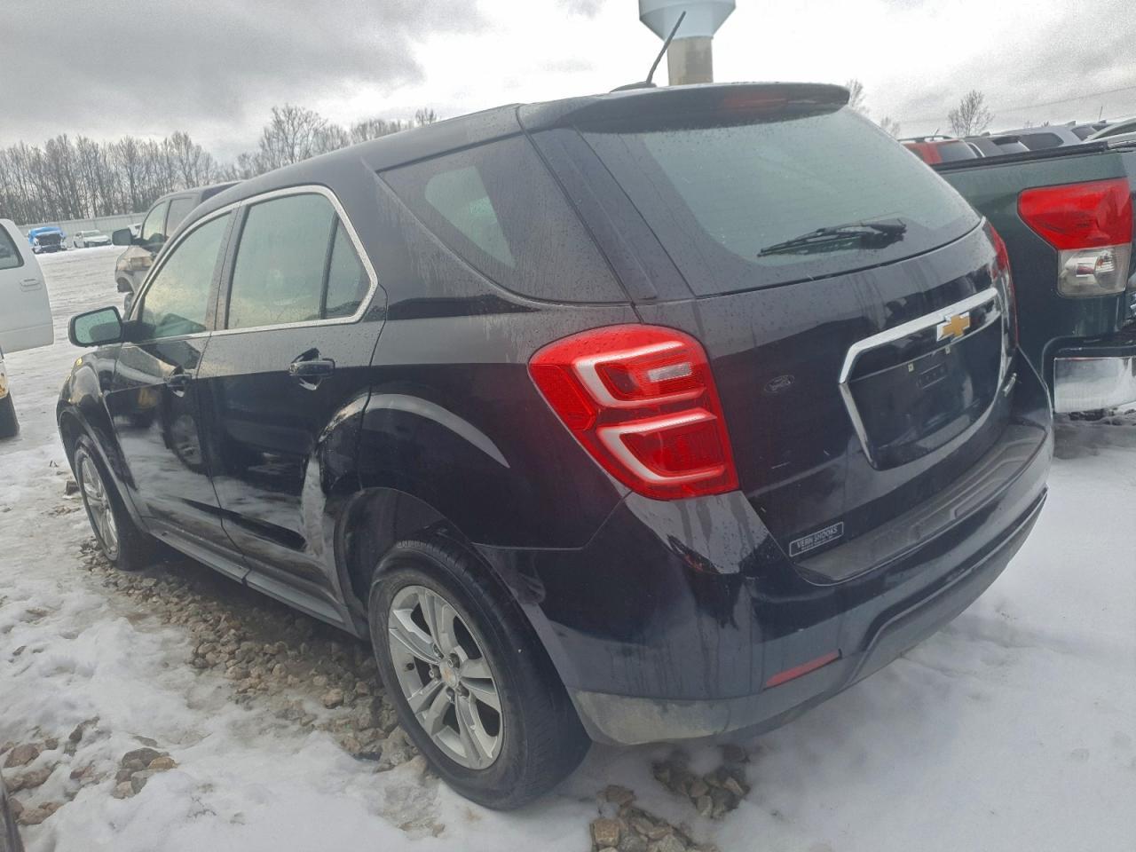 2016 Chevrolet Equinox Ls - Image 2