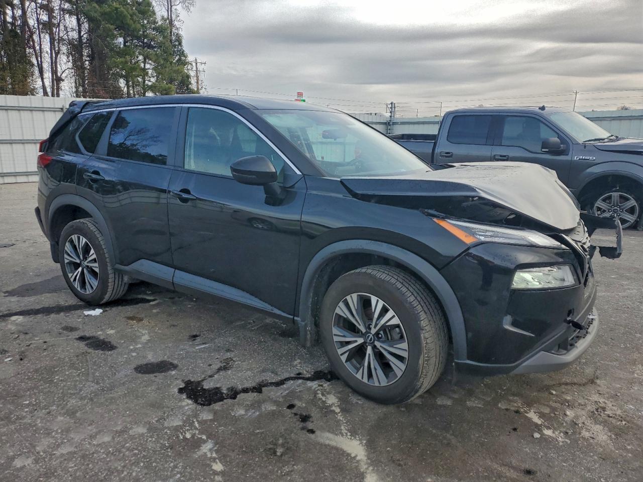 2022 Nissan Rogue Sv - Image 4