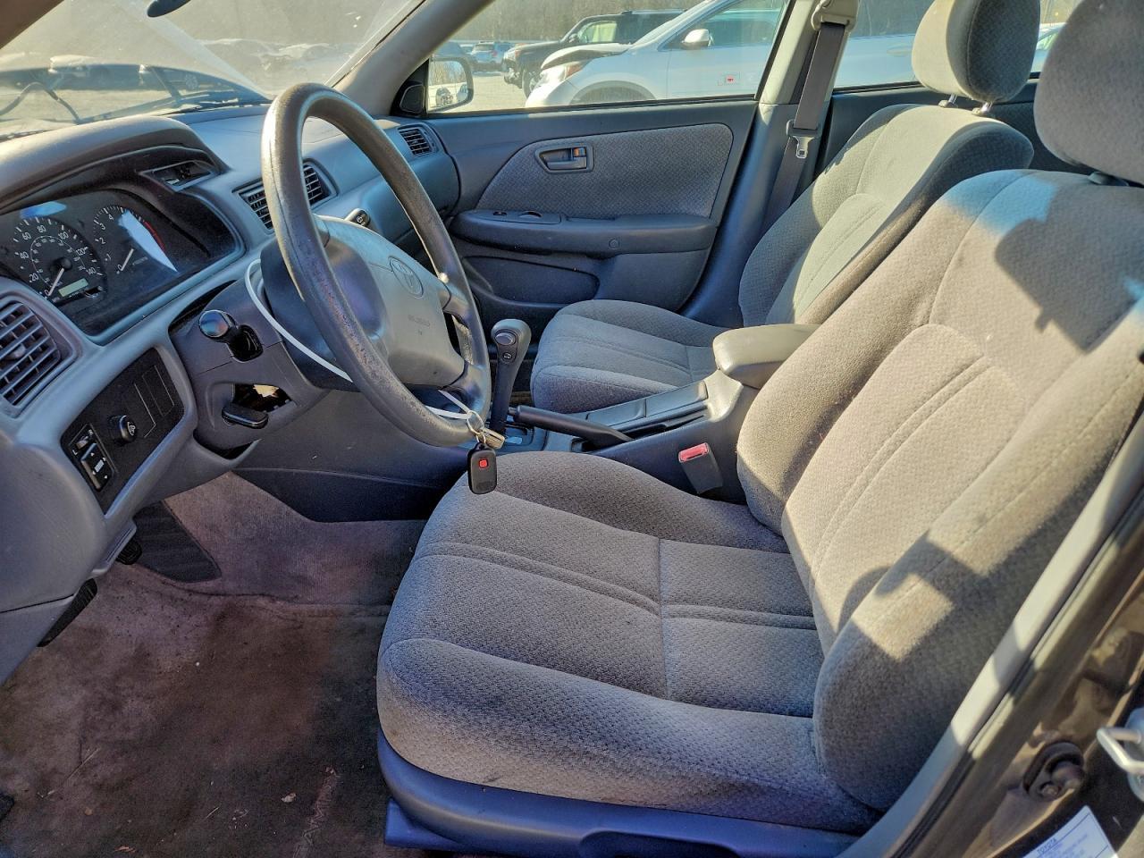 2001 Toyota Camry Ce - Фото 7