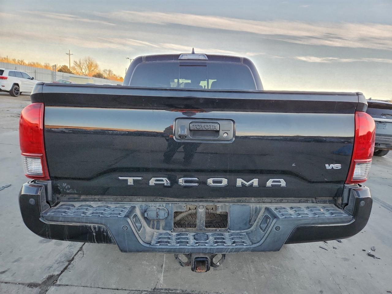 2018 Toyota Tacoma Double Cab - Фото 6