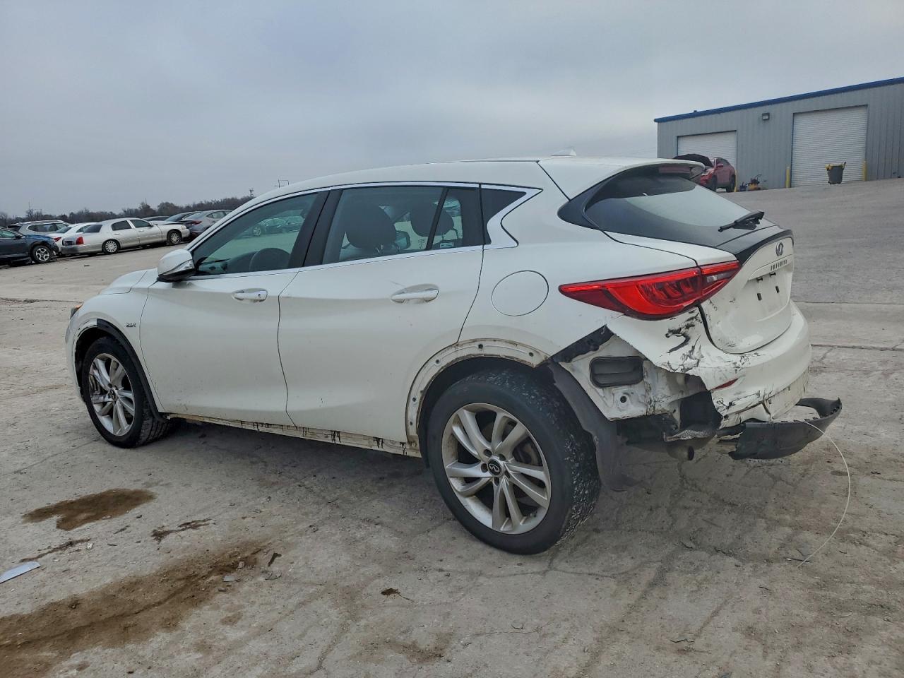 2017 Infiniti Qx30 Base - Фото 2