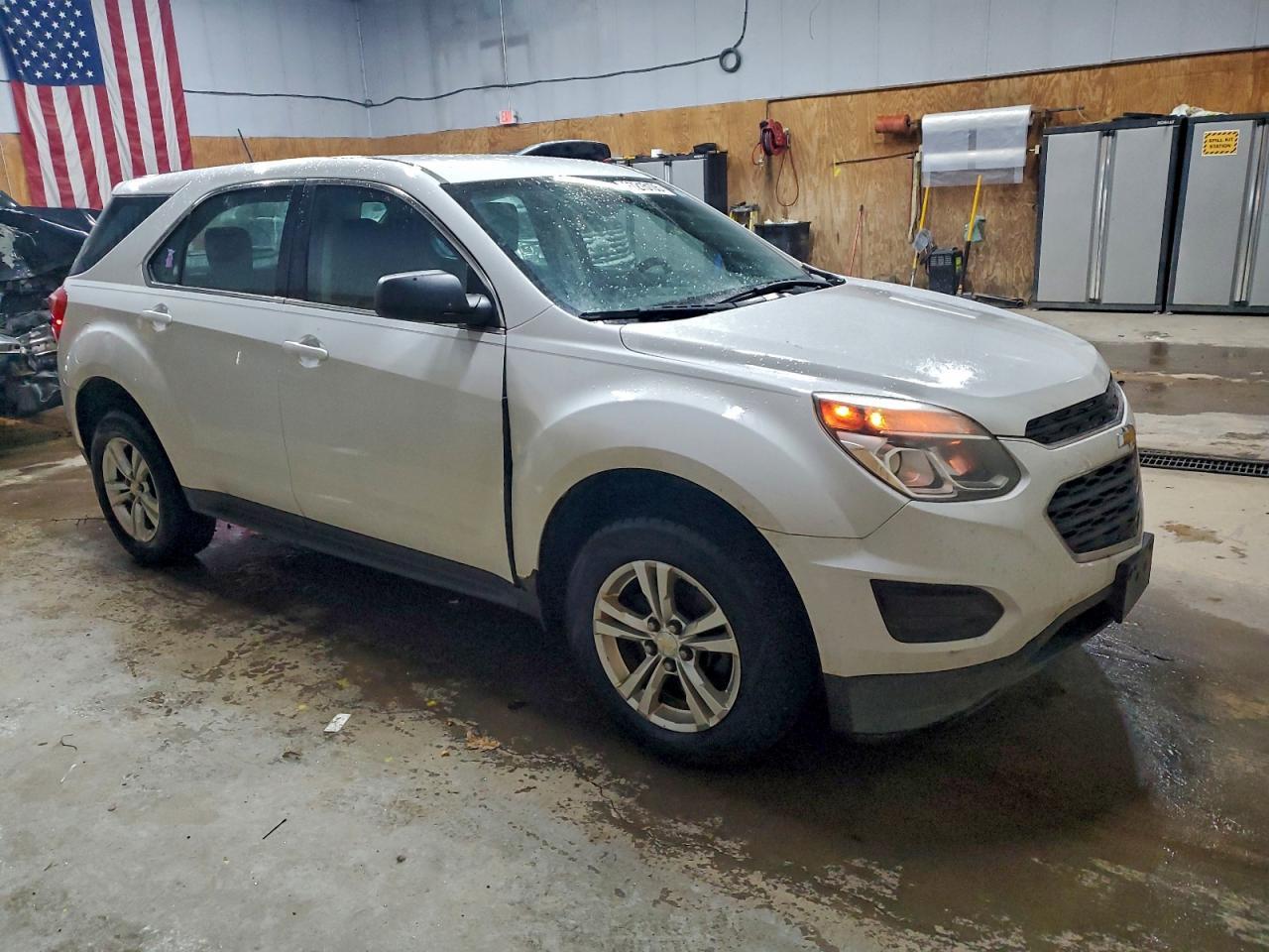 2016 Chevrolet Equinox Ls - Image 4