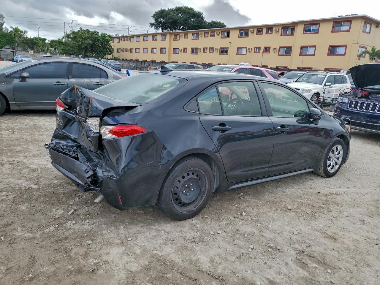 2021 Toyota Corolla Le - Фото 3