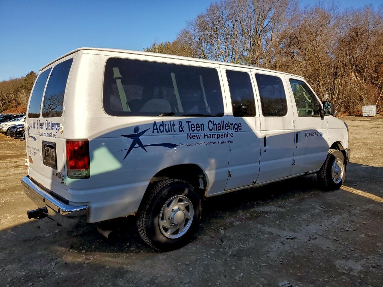 2014 Ford Econoline E350 Super Duty Wagon - Фото 3