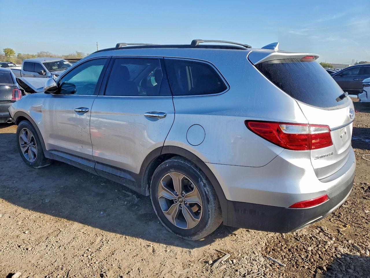 2014 Hyundai Santa Fe Gls - Image 2