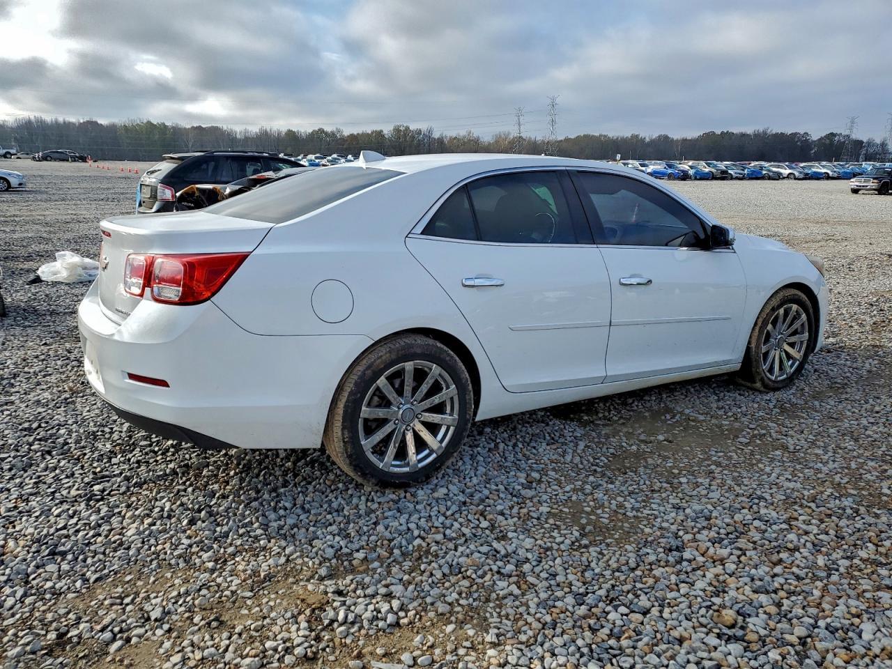 2014 Chevrolet Malibu 2Lt - Image 3