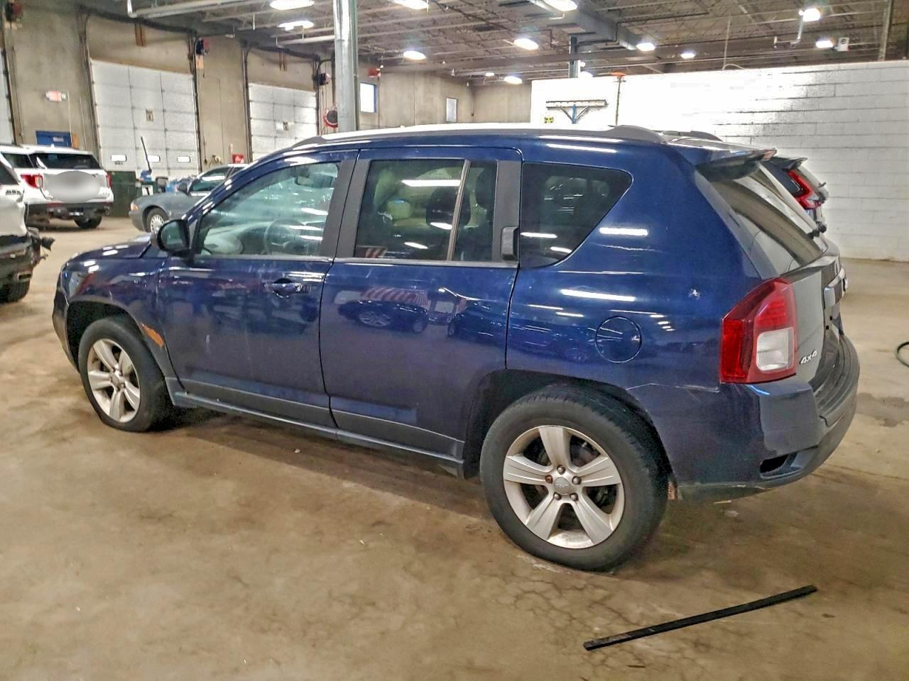 2016 Jeep Compass Sport - Фото 2
