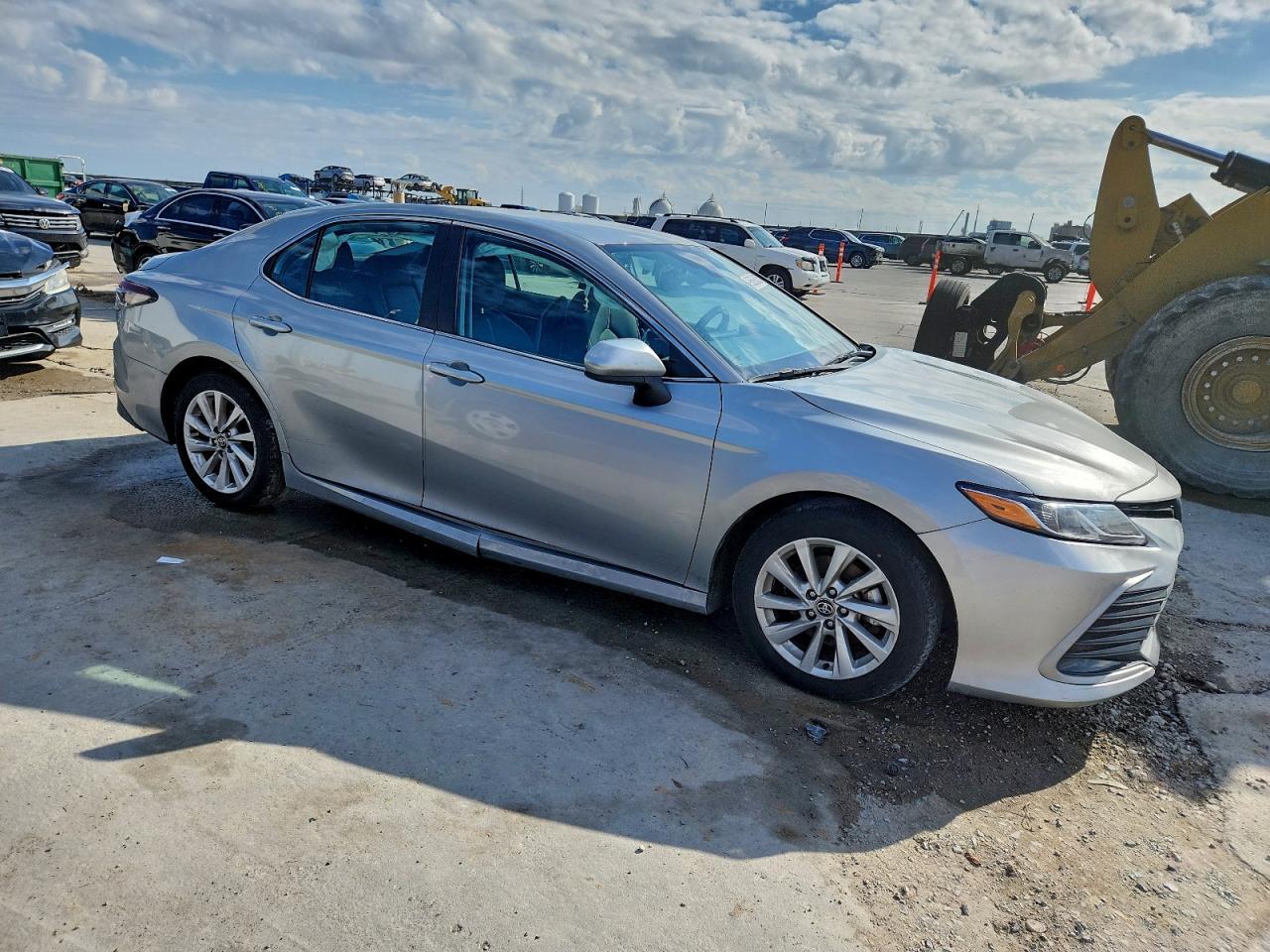 2024 Toyota Camry Le - Фото 4