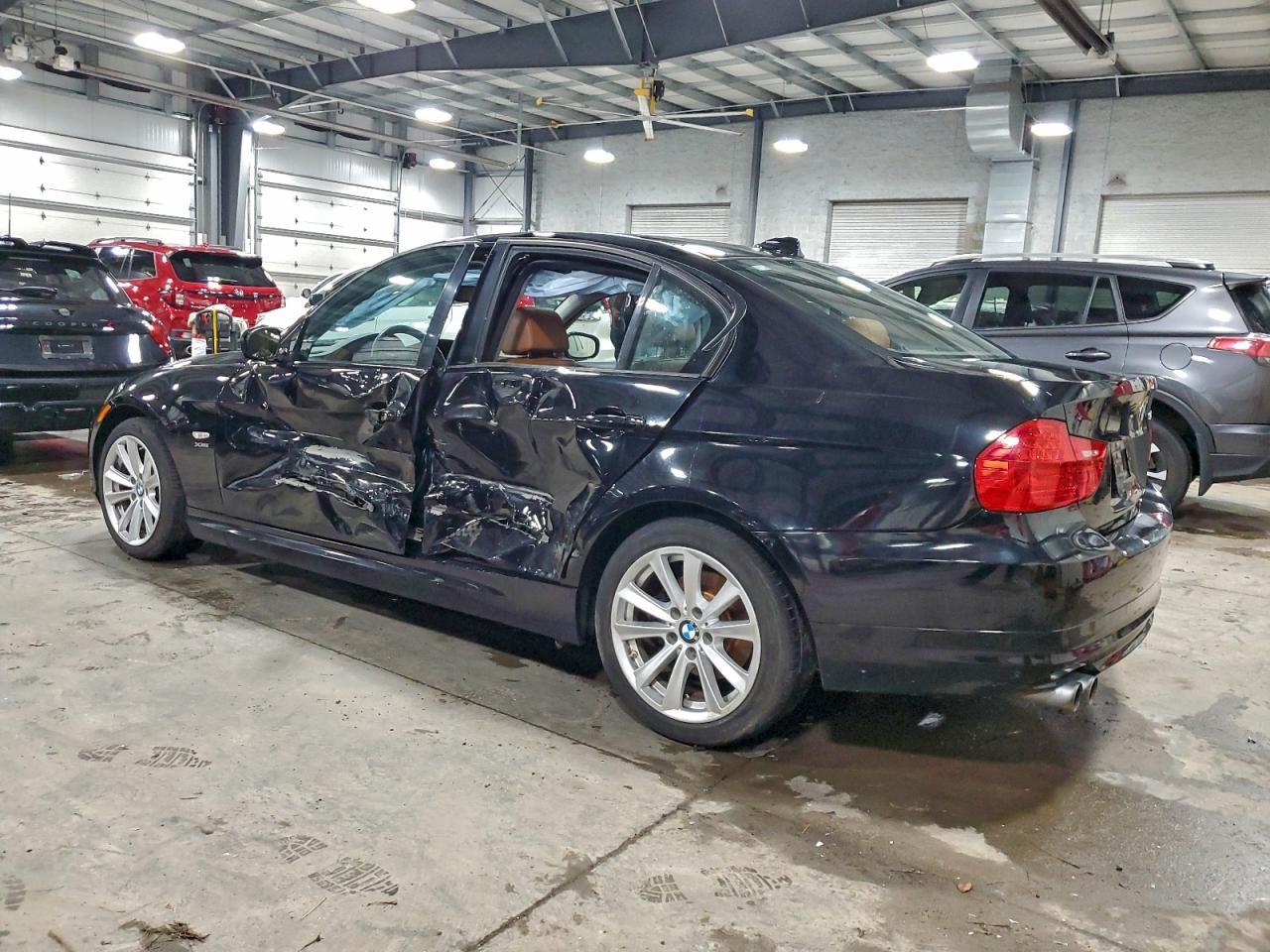 2011 BMW 328 Xi Sulev - Image 2