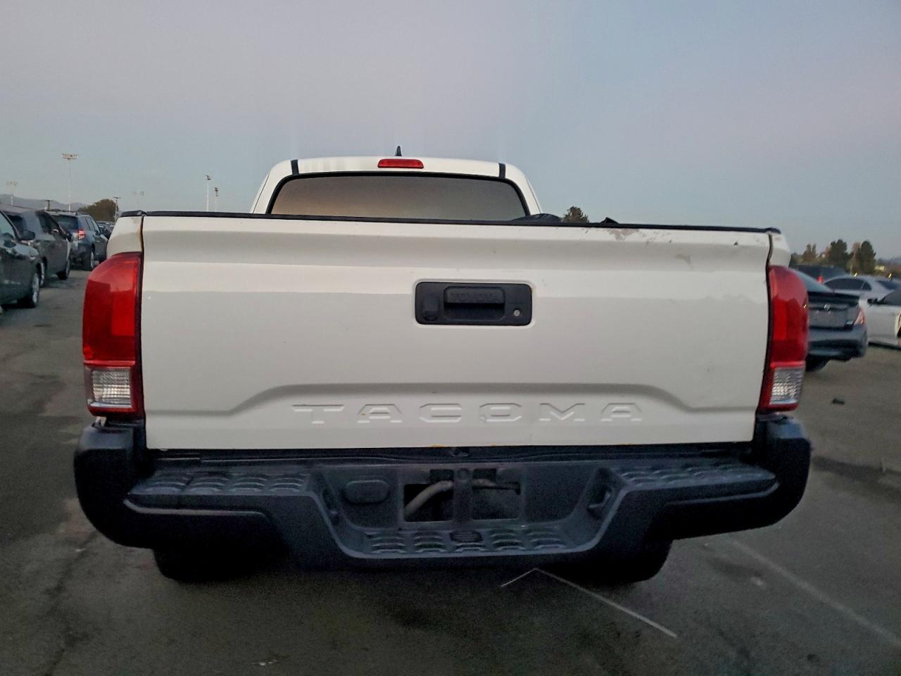 2017 Toyota Tacoma Access Cab - Image 6