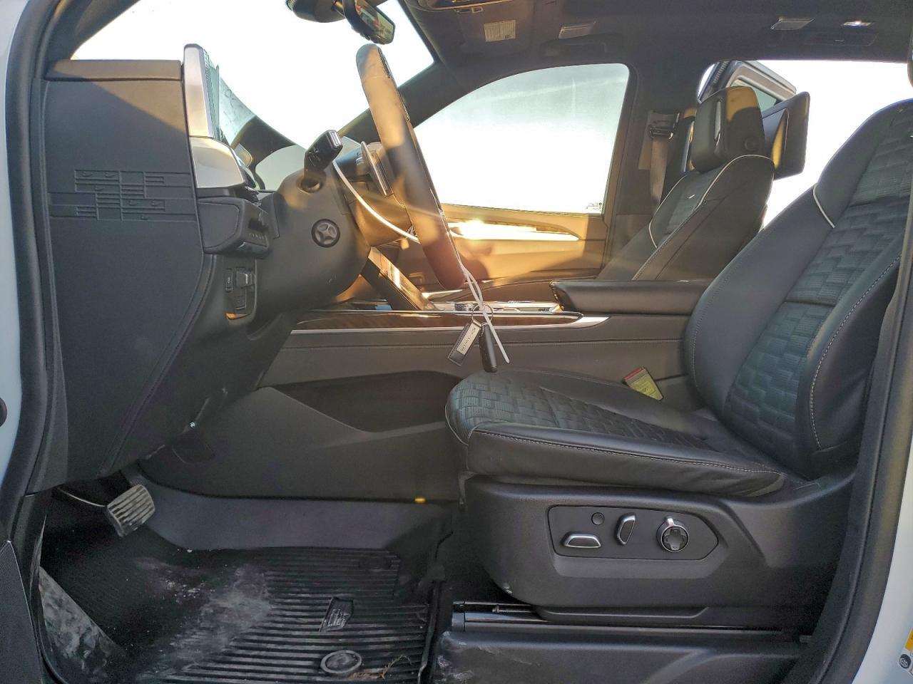 2026 Cadillac Escalade Sport Platinum - Фото 7