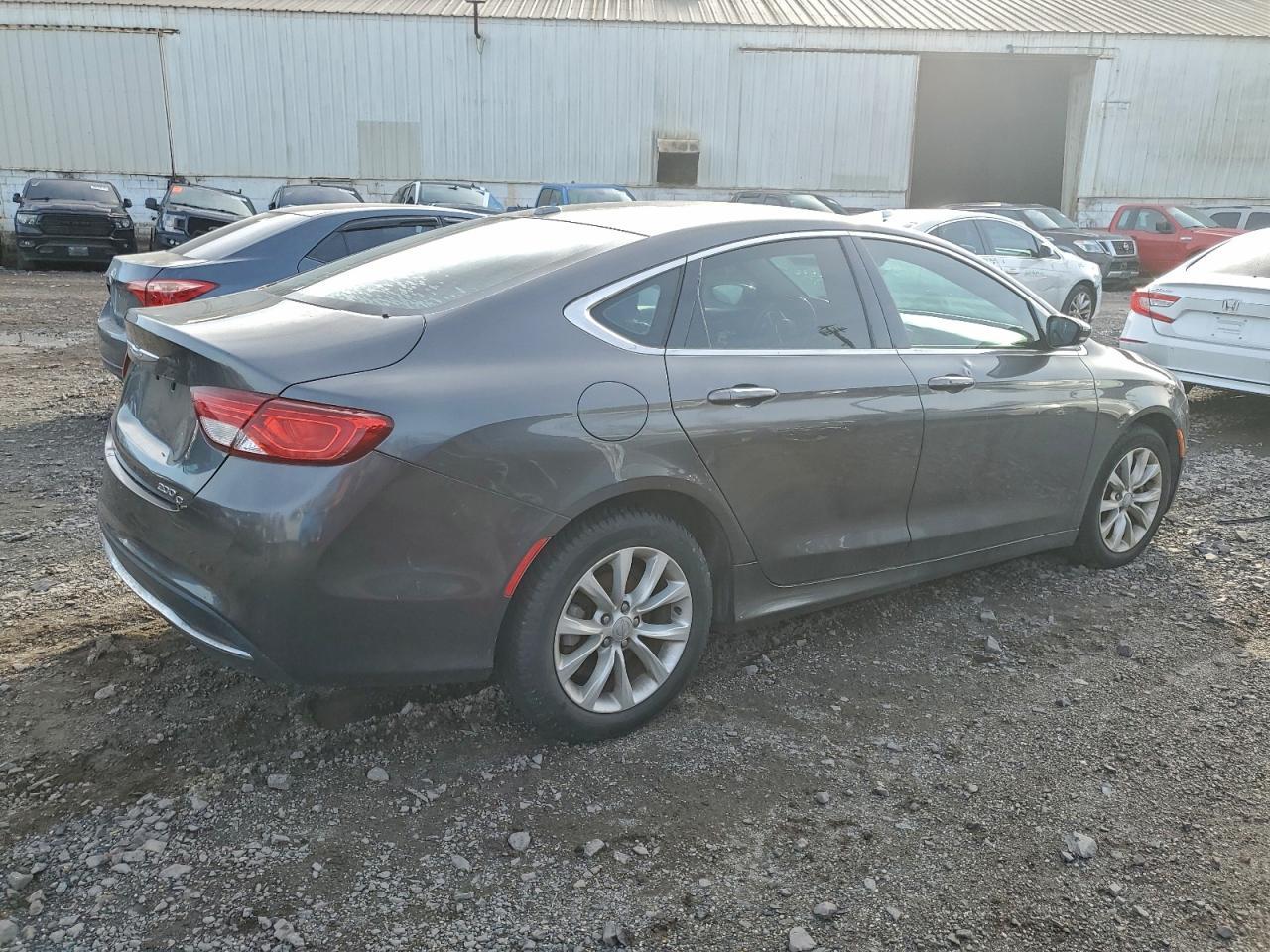 2015 Chrysler 200 C - Фото 3