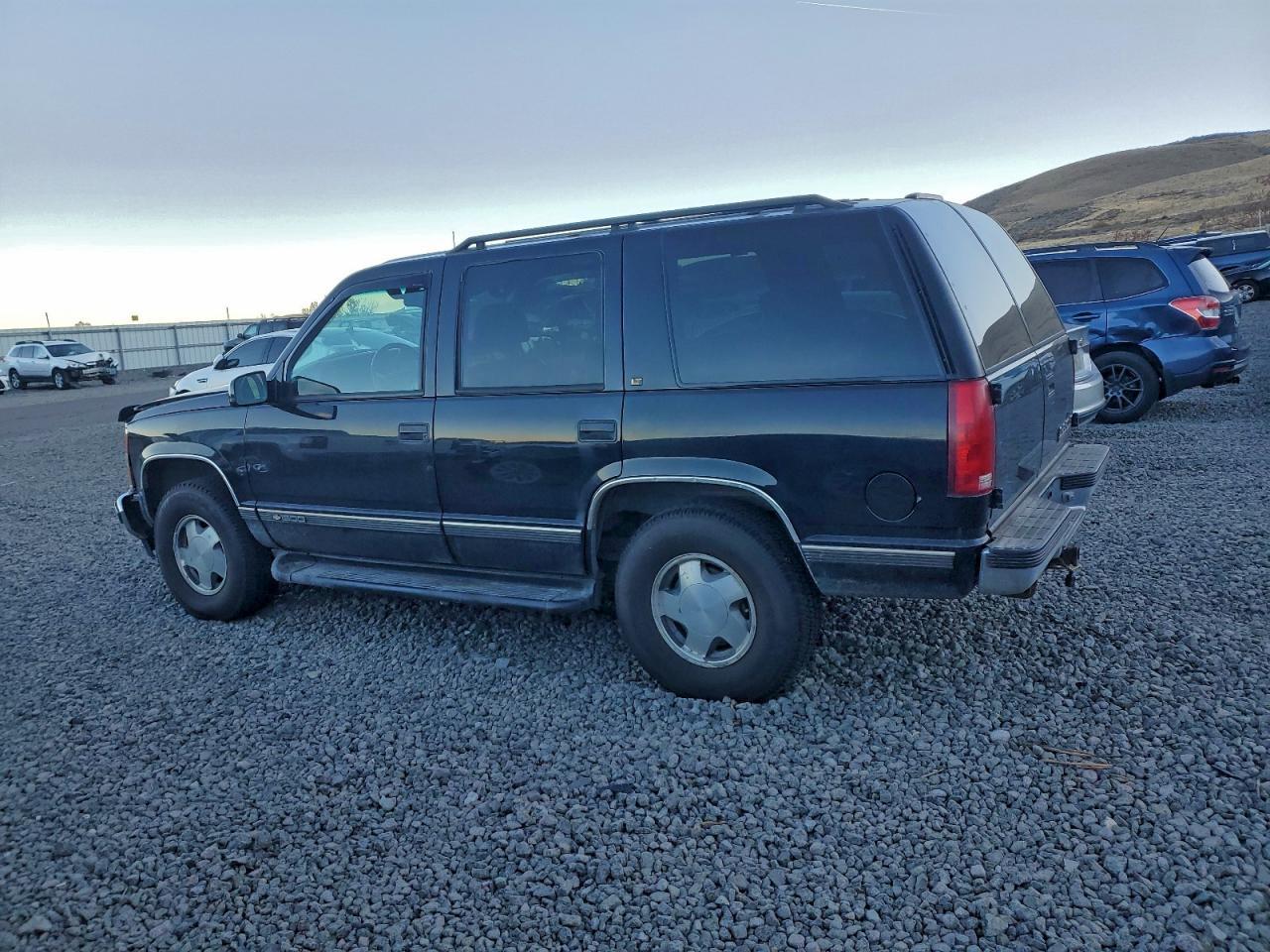 1997 Chevrolet Tahoe K1500 - Image 2