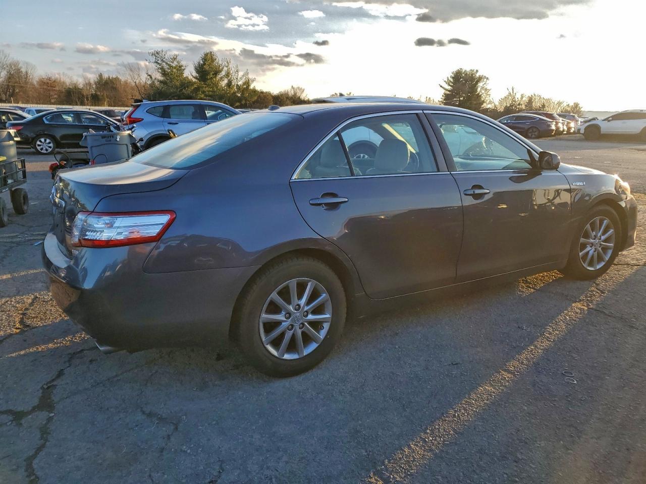 2011 Toyota Camry Hybrid - Фото 3