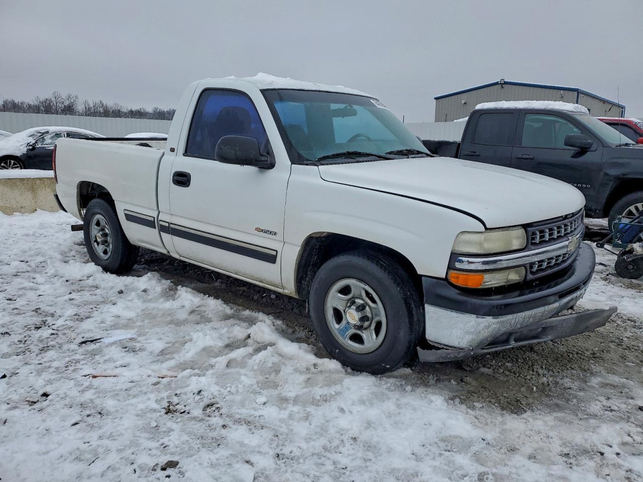 2001 Chevrolet Silverado C1500 - Image 4