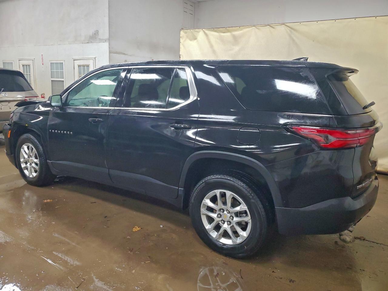 2023 Chevrolet Traverse Ls - Image 2