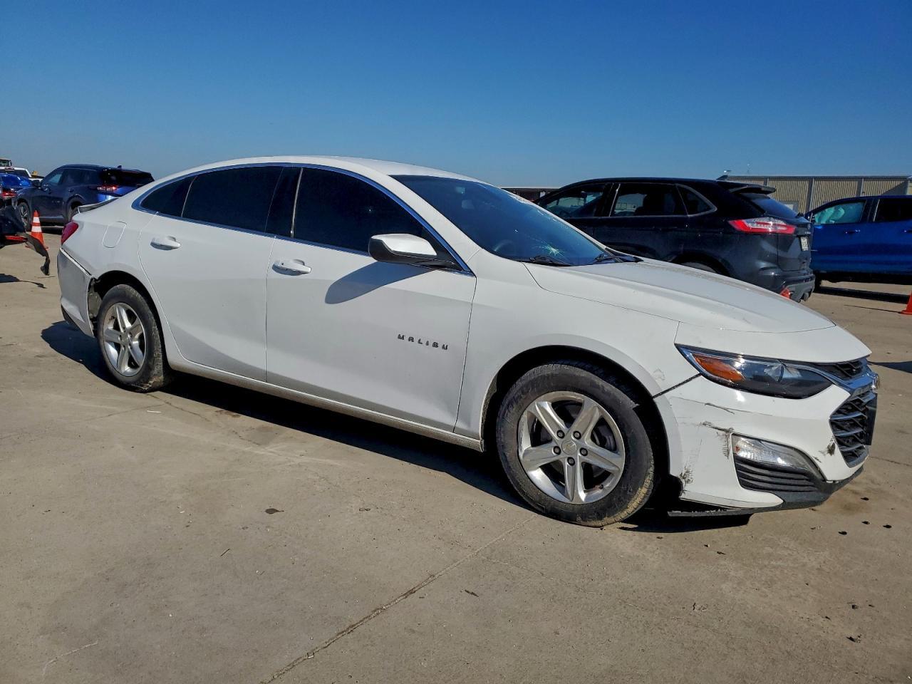 2021 Chevrolet Malibu Ls - Фото 4