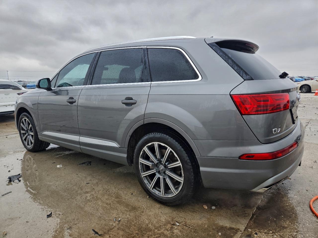 2017 Audi Q7 Premium Plus - Image 2