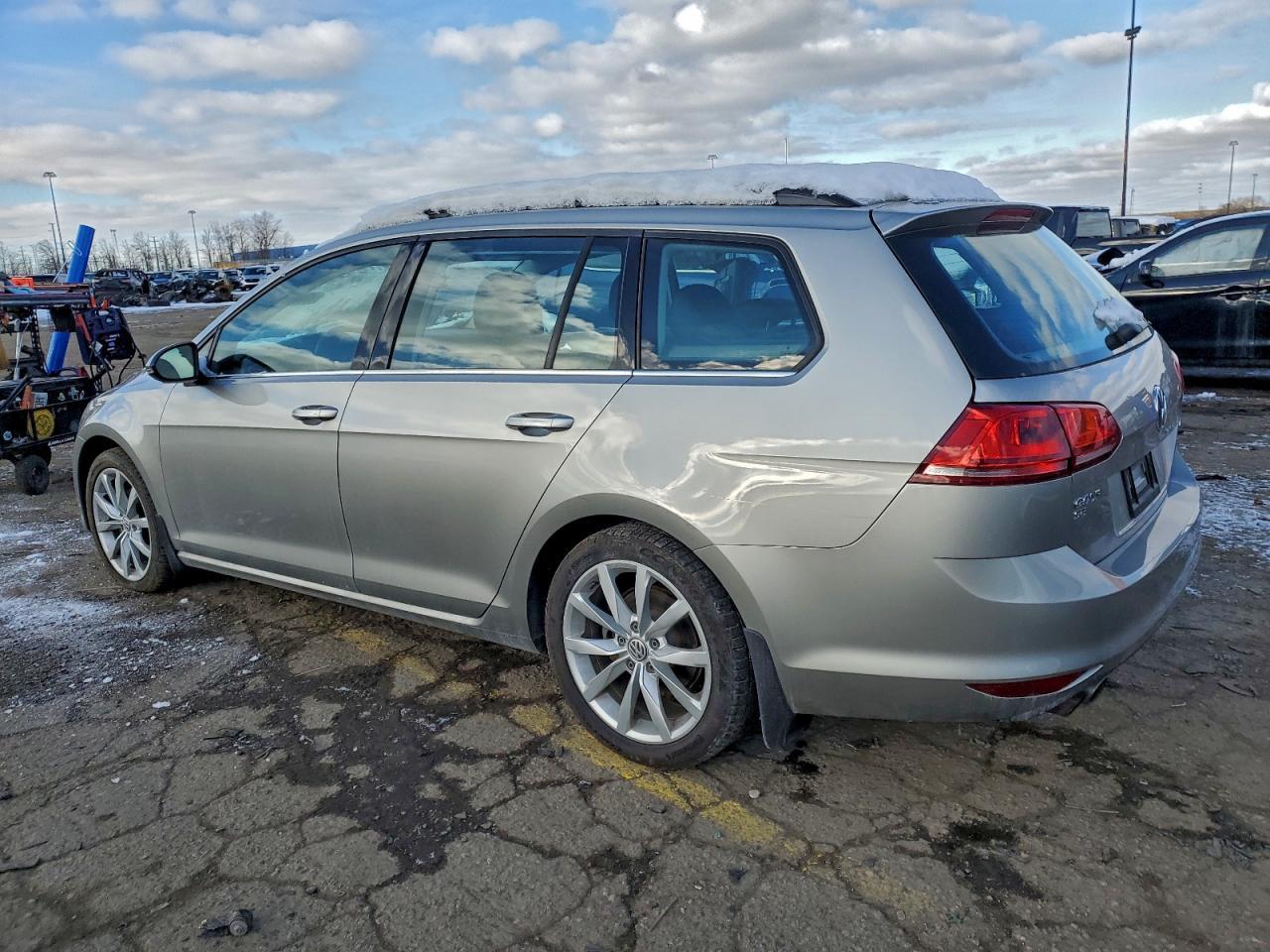 2017 Volkswagen Golf Sportwagen S - Фото 2