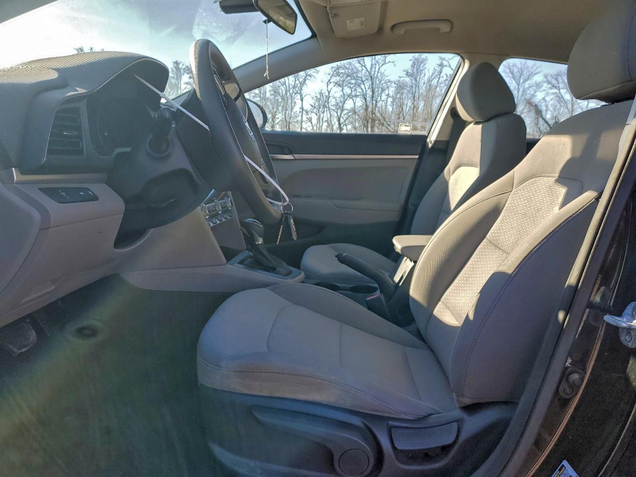 2020 Hyundai Elantra Se - Image 7