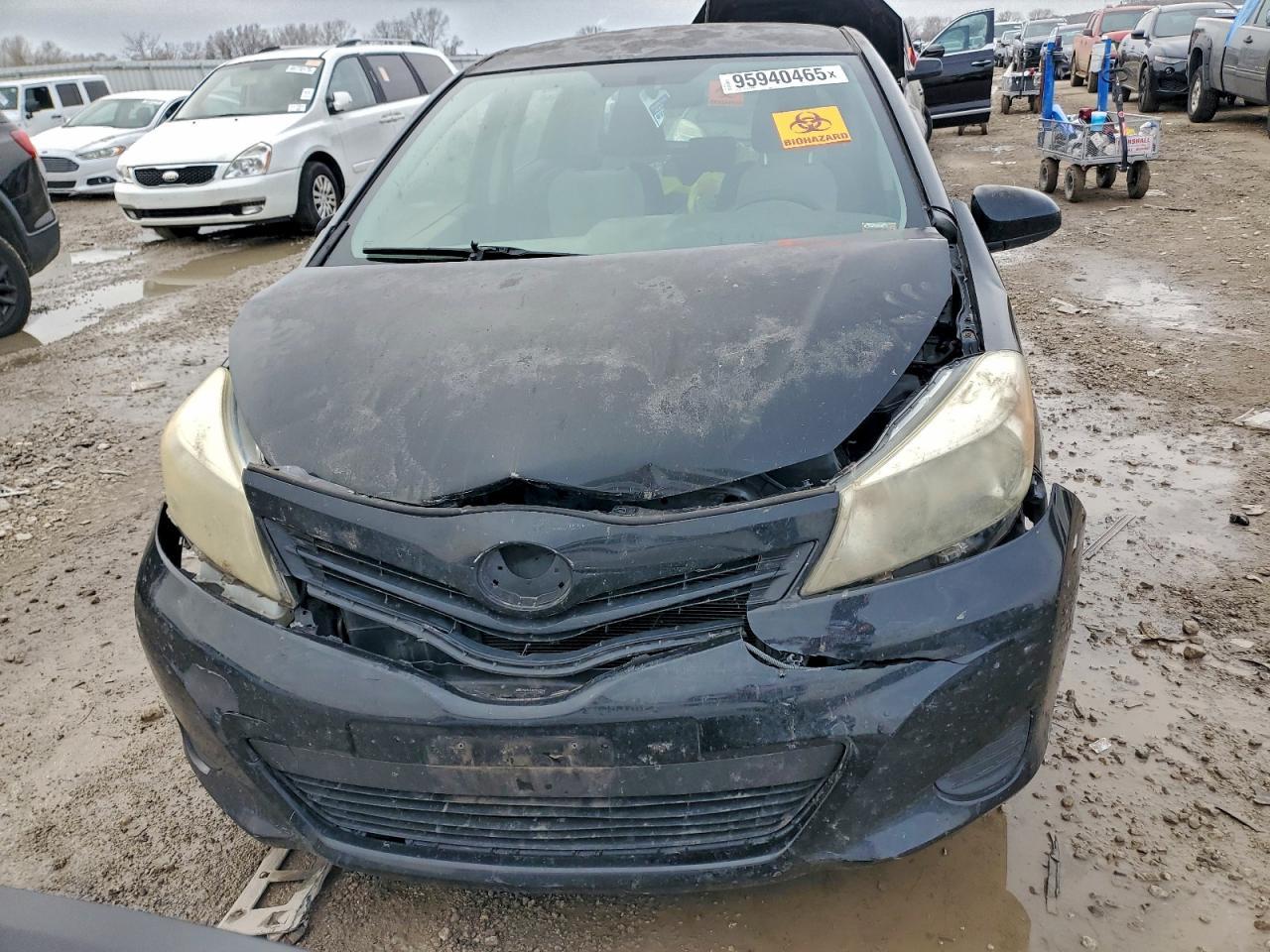 2012 Toyota Yaris - Image 5