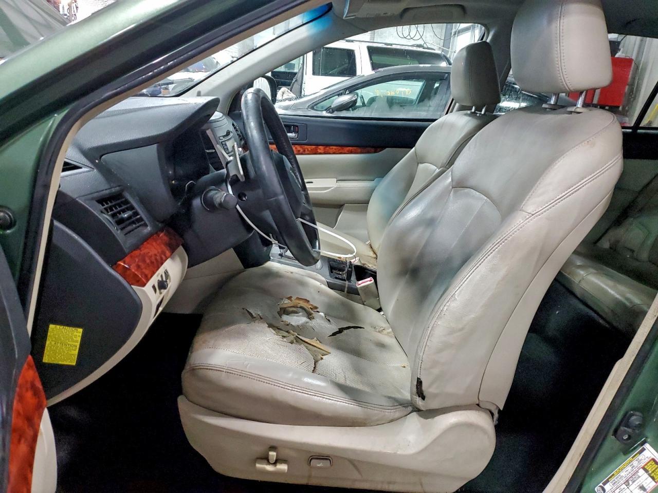 2010 Subaru Outback 2.5I Limited - Image 7