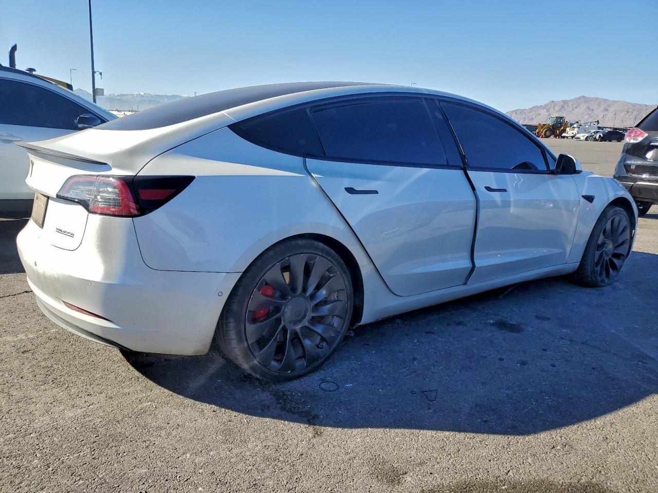 2021 Tesla Model 3 - Image 3