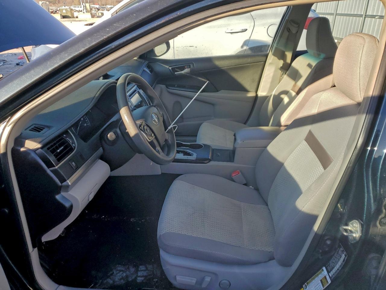 2014 Toyota Camry L - Image 7