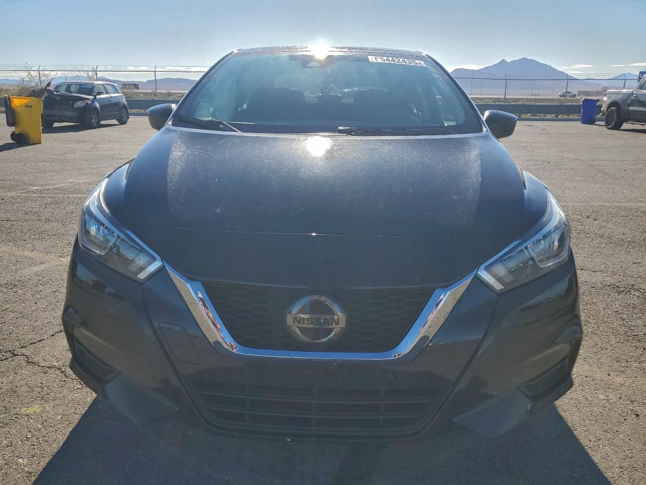 2020 Nissan Versa S - Фото 5