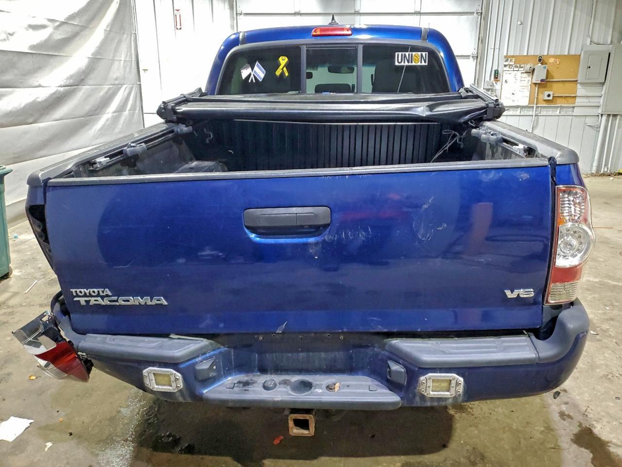 2015 Toyota Tacoma V6 - Фото 6