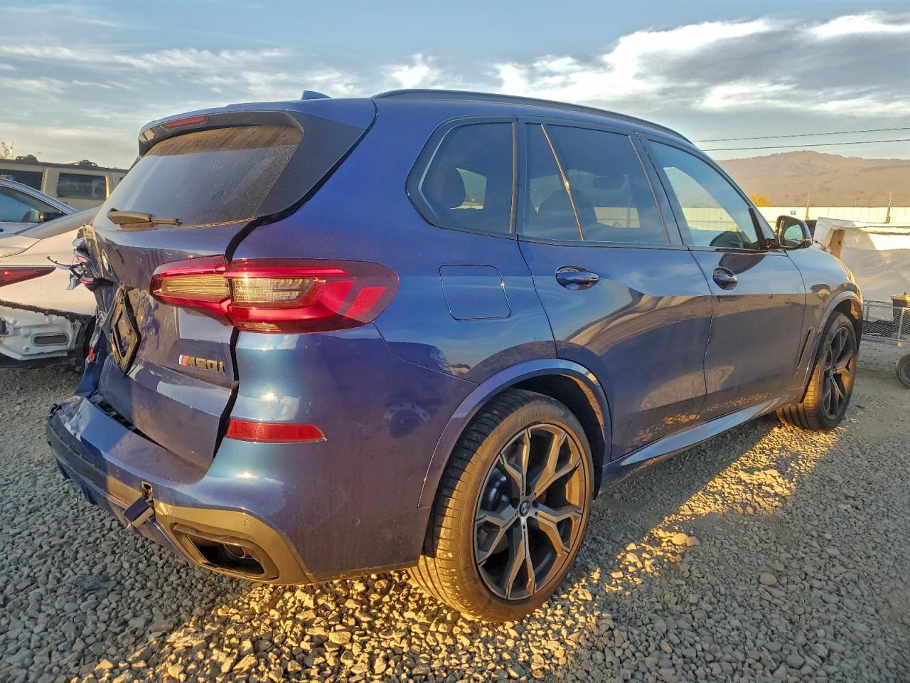 2021 BMW X5 M50I - Фото 3