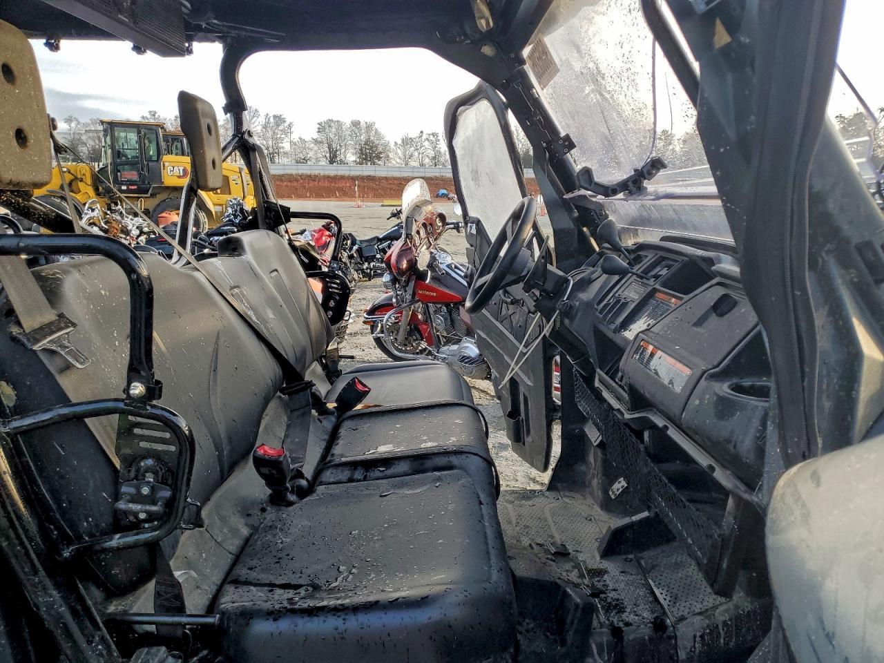 2025 Honda Pioneer 1000 Utility Vehicle - Фото 5